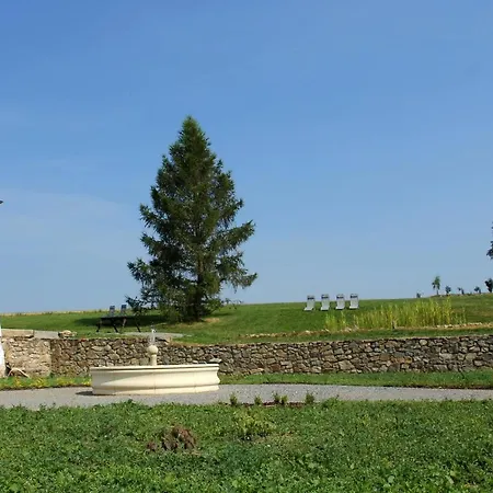 Pensión Zamek Liboun 3*