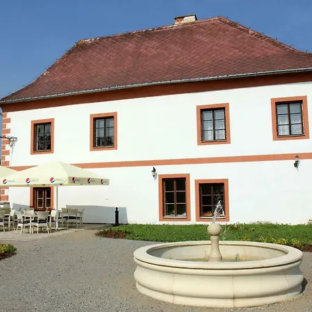Zámek Libouň Pensión Louňovice pod Blaníkem