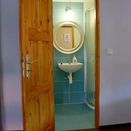 Zamek Liboun Pensión 3*