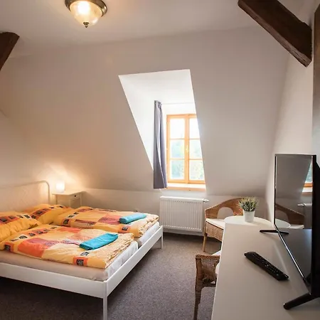 Zamek Liboun Pensión