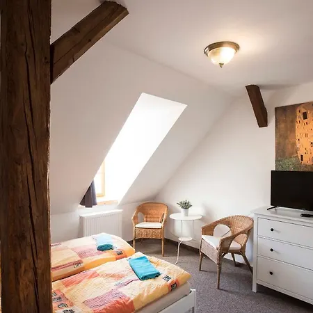 Zamek Liboun 3* Louňovice pod Blaníkem