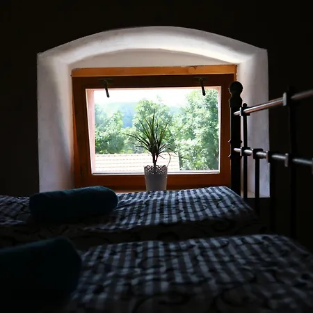 Zamek Liboun Pensión 3*