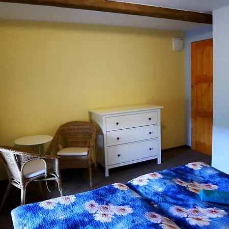Zámek Libouň * Louňovice pod Blaníkem