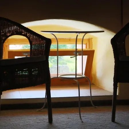 Zamek Liboun Pensión 3*