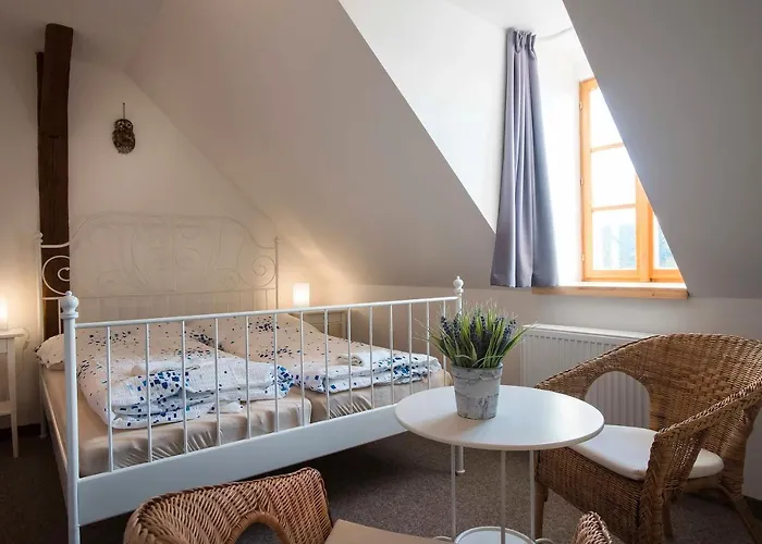 Zamek Liboun Гостевой дом 3*